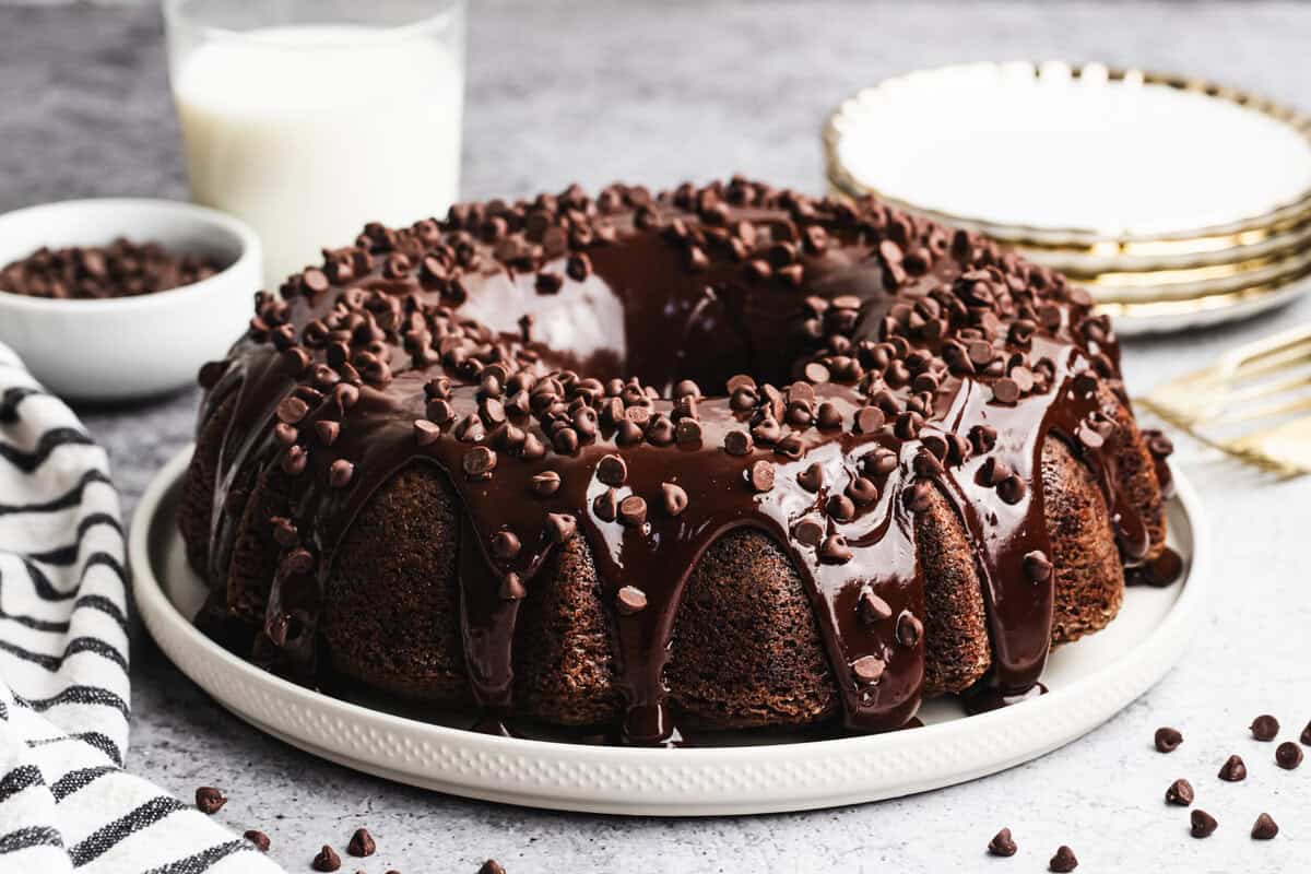 Easy & Incredibly Moist Chocolate Bundt Cake: Your Go-To Recipe